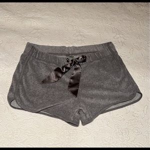 Green Tea Velour Ribbon Pocket Shorts